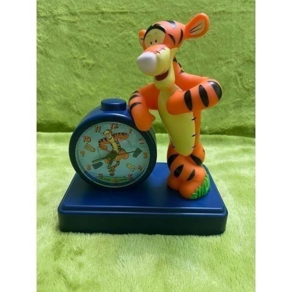 Disney Tigger Analog Clock